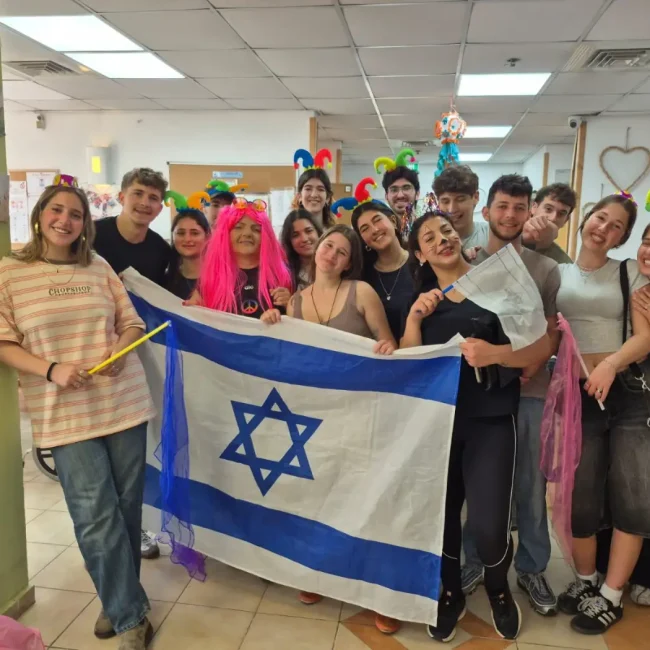 גלריה תלם PHOTO-2025-08-04-12-13-43